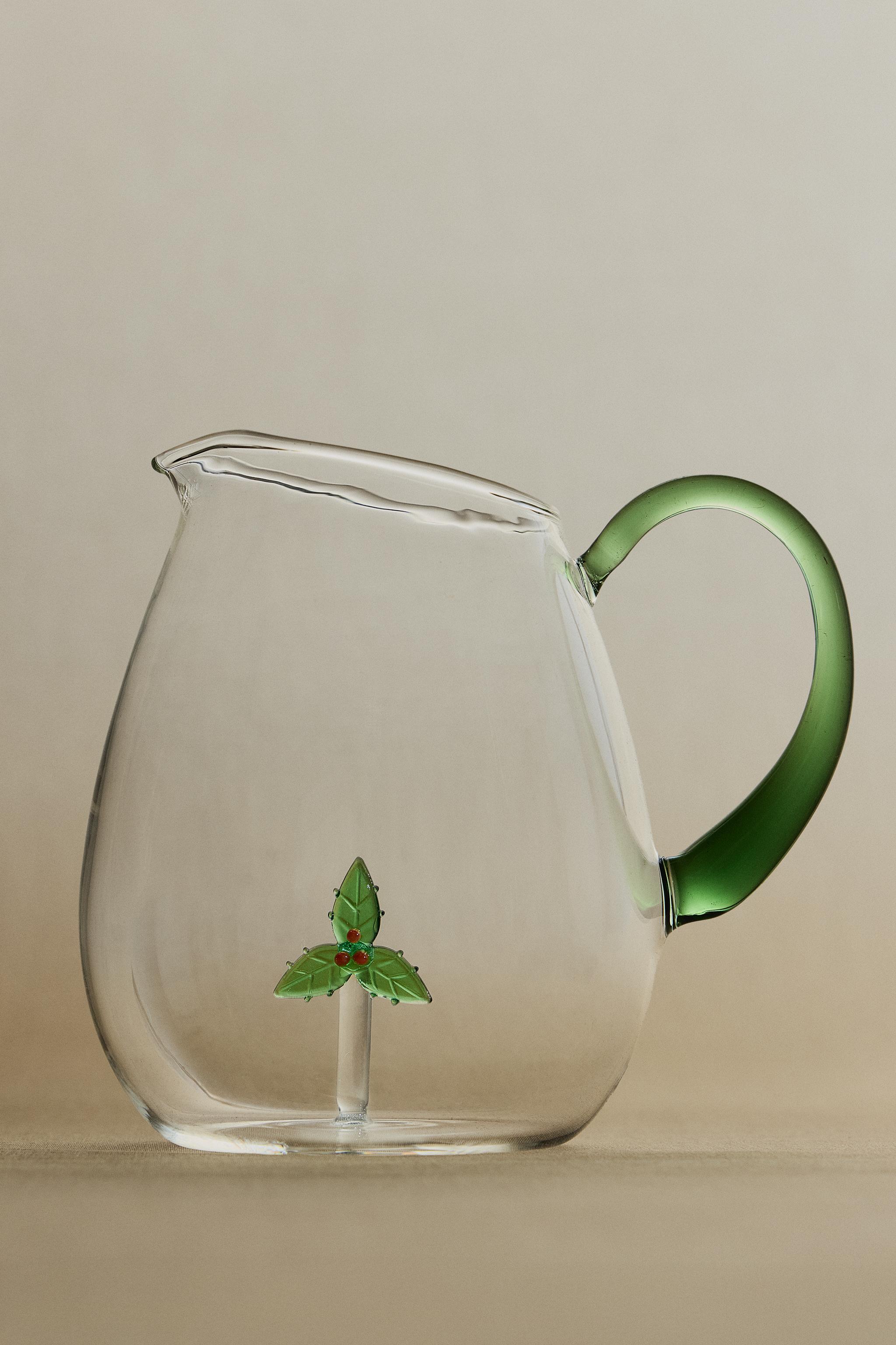 BOROSILICATE GLASS PITCHER WITH CHRISTMAS HOLLY